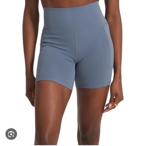 Vuori Studio Pocket Short